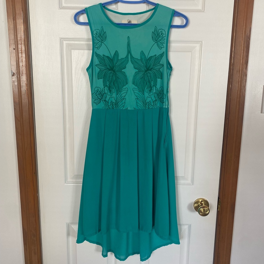 Sleeveless Teal Dress with Velvet Flowers